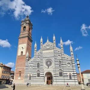 MONZA: reggia, giardini e duomo